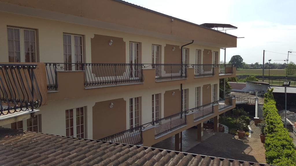 Hotel Trotter Leno Kültér fotó