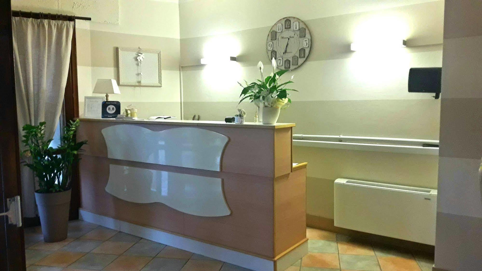 Hotel Trotter Leno Kültér fotó